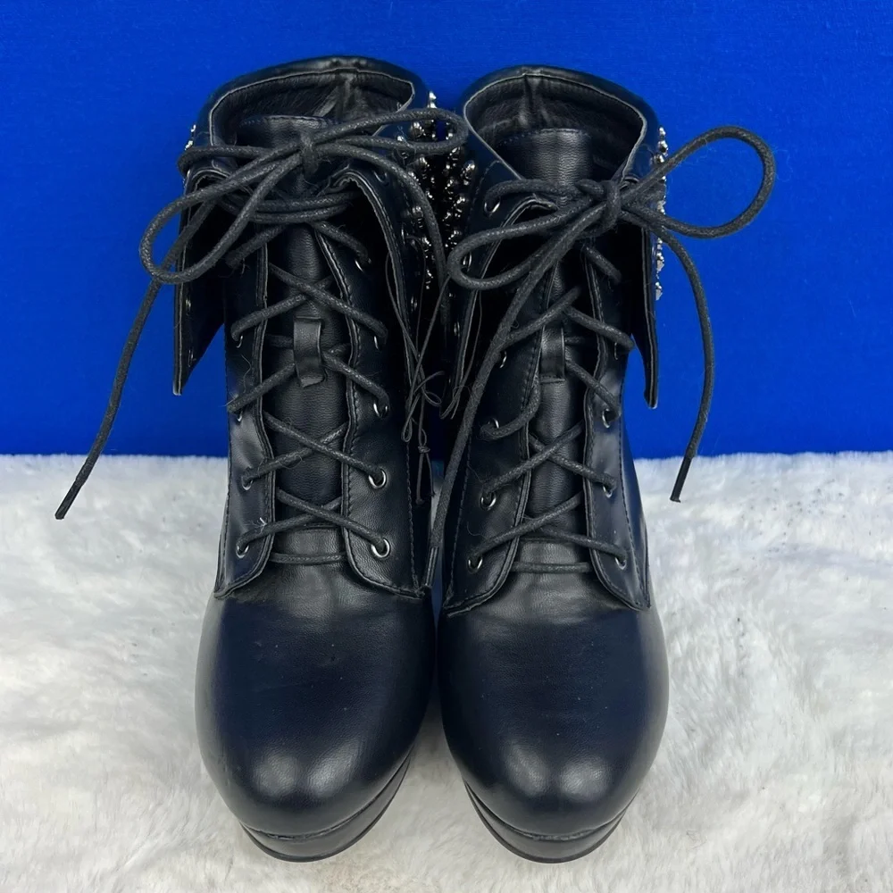 NWT |•HOT TOPIC•| Metal Heel Silver Studs Lace Up Rockstar Ankle Boots Size 9 - Picture 3 of 13